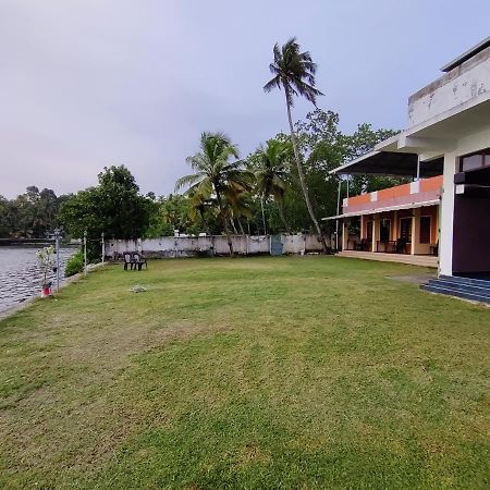 Apartamento Wind &Waves Kollam Exterior foto